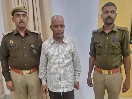दरोगा से घूस लेते बाबू रंगेहाथ गिरफ्तार — एंटी करप्शन टीम की बड़ी कार्रवाई
